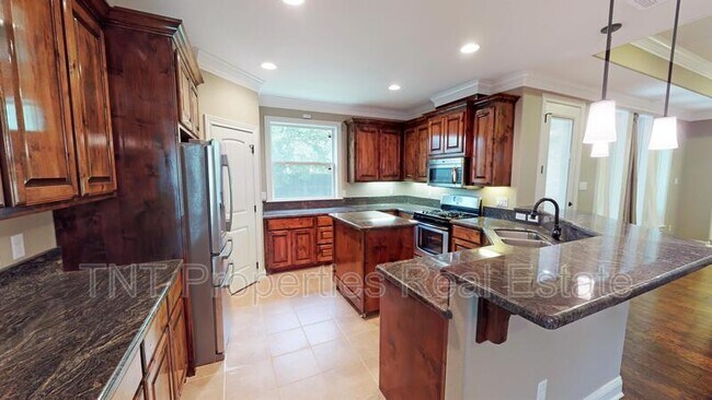 Building Photo - 322 Landsburg Ln