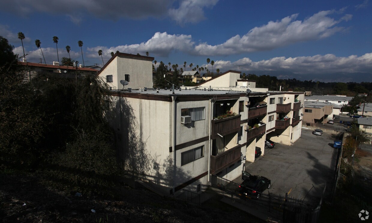 Building Photo - 118 San Pascual Ave