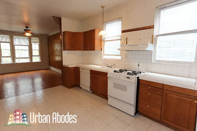 Building Photo - 3018 N Hoyne Ave