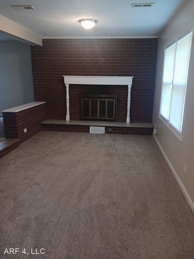 Building Photo - 3 br, 1.5 bath House - 9701 E 66th Street