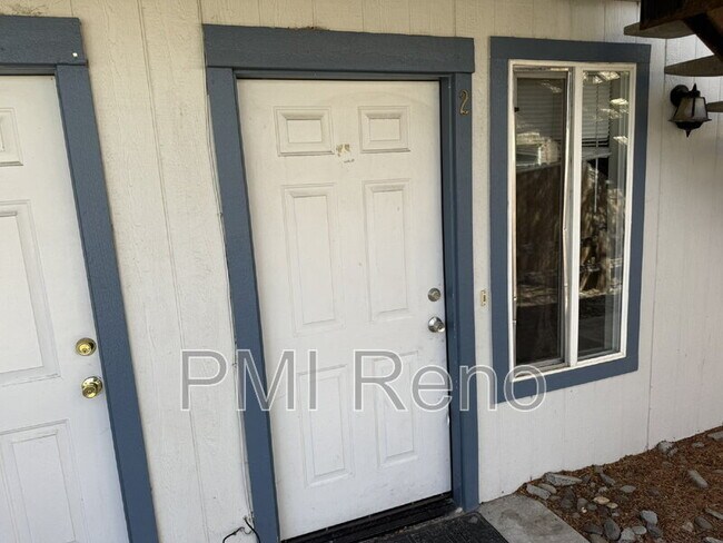 Building Photo - 1088 Latigo Dr