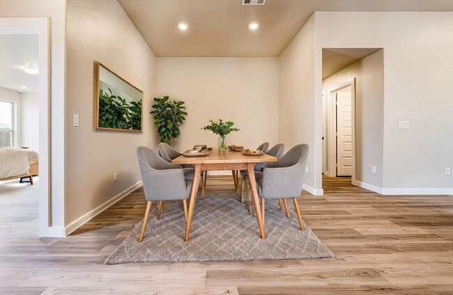 Building Photo - Stunning 3-Bedroom Home with Modern Finishes