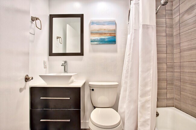 Foto del edificio - 1617 S Beverly Glen Blvd