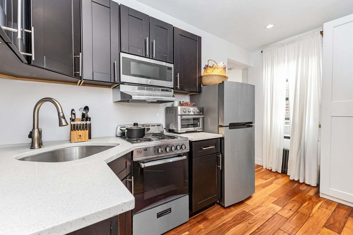 Foto del edificio - 102 Christopher St