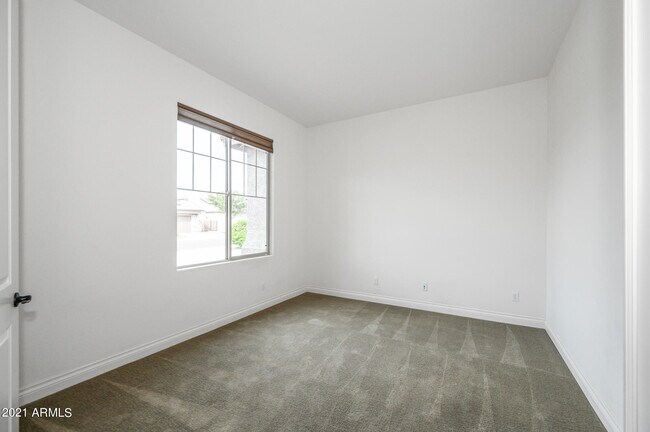 Foto del edificio - 941 E Lowell Ave