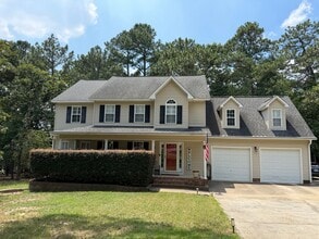 Building Photo - 35 Woodbury Ln
