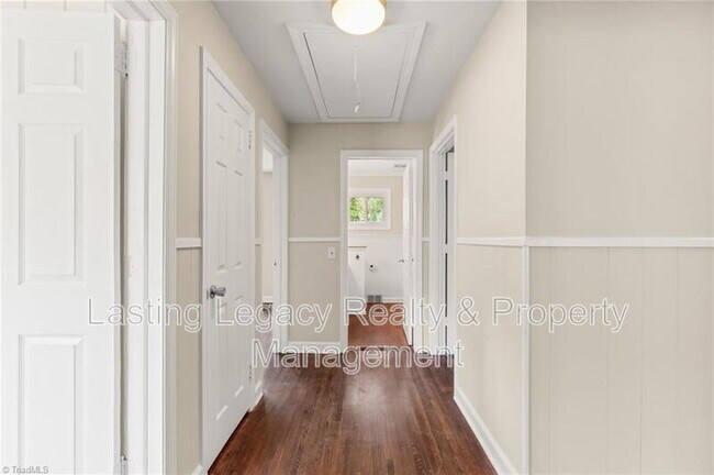 Foto del edificio - 1200 Lamont Dr