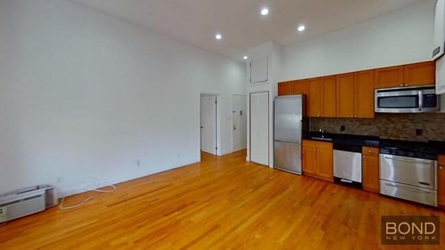 Building Photo - 3 bedroom in Manhattan NY 10003
