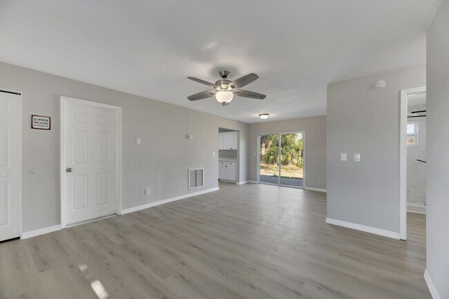 Foto del edificio - 527 Fox Run Trail