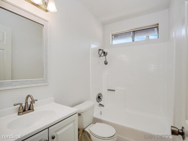 Building Photo - 3 br, 2.5 bath House - 2171 Johnston Rd