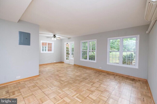 Foto del edificio - 3117 Ravensworth Pl