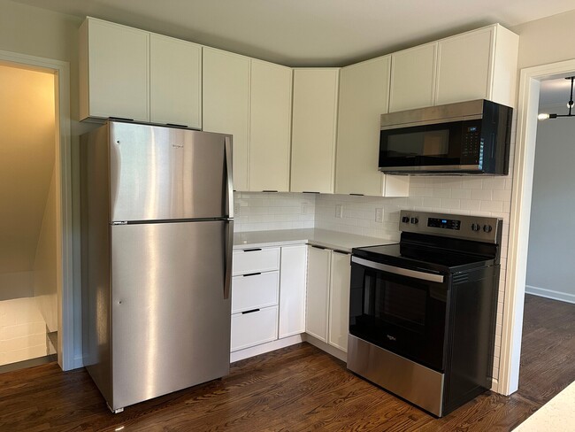 Building Photo - 111 W 73rd St