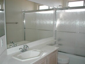 Building Photo - 628 Rolling Valley Way