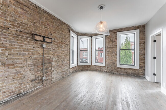 Foto del edificio - 3237 W Armitage Ave