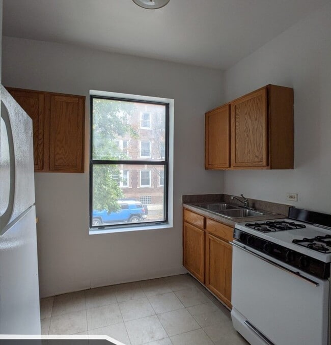 Building Photo - 1530 N Kedzie Ave