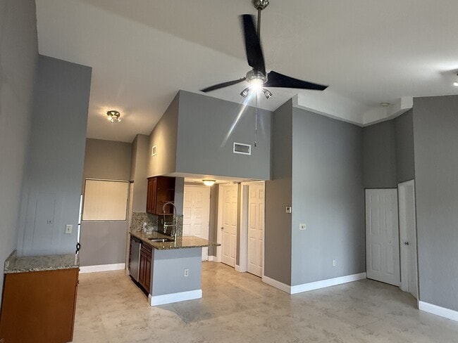 Photo - 2841 N Oakland Forest Dr Townhome