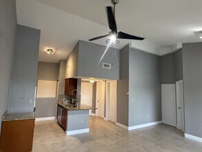 Building Photo - 2841 N Oakland Forest Dr