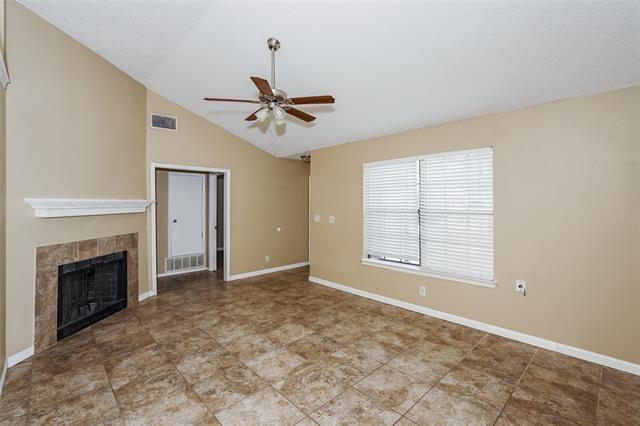 Foto del edificio - 7937 Camelot Rd
