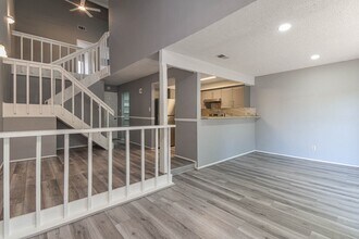 Building Photo - 12663 Wellington Park Dr