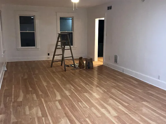 Building Photo - 120 Barton Ave