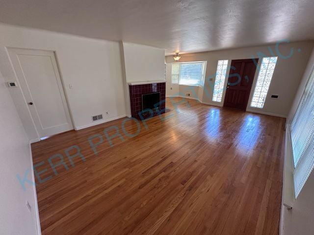 Building Photo - Charming 2-Bed Retreat in Prime Portland L...