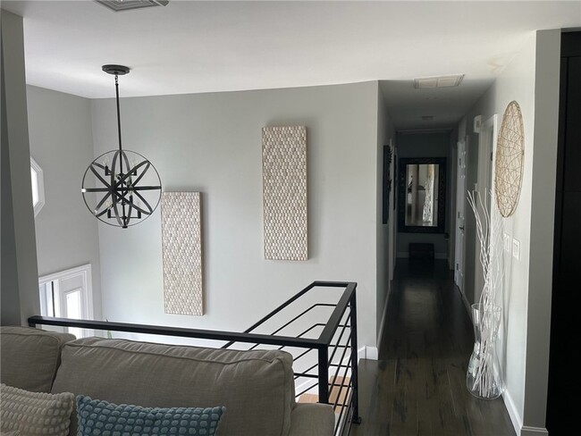 Building Photo - 83 Whiting St