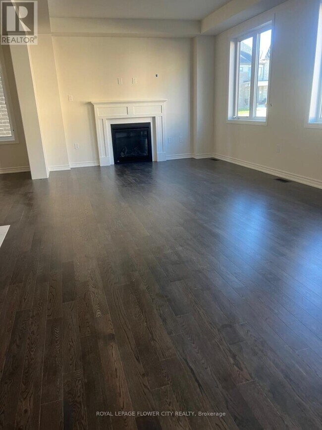 Building Photo - 13 Mundell Rd