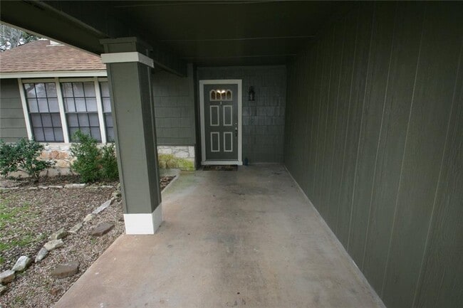 Building Photo - 4203 Dauphine Dr