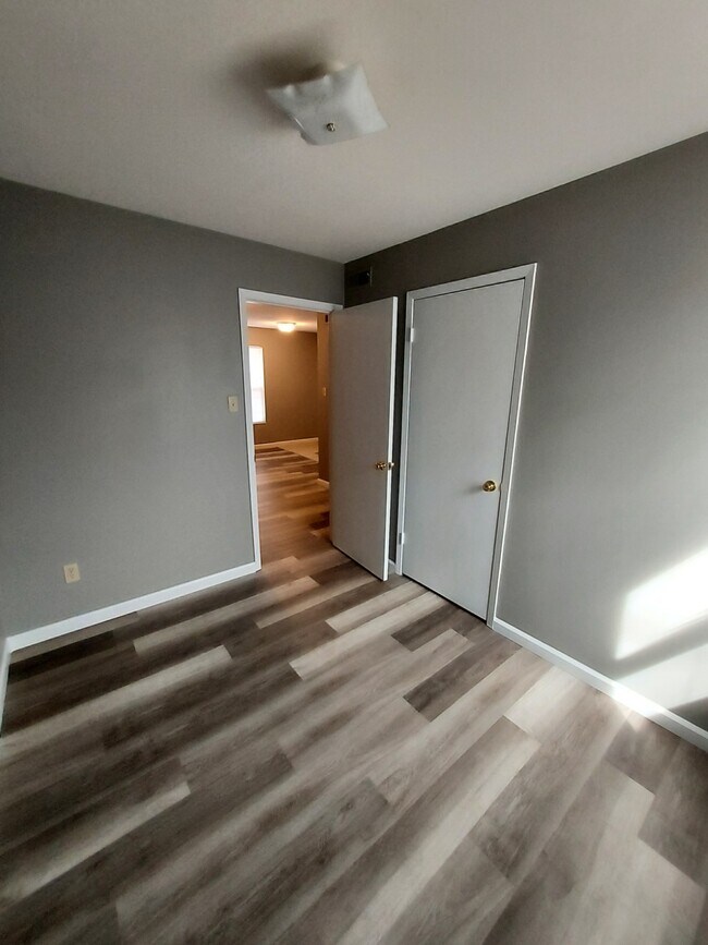 4740 Tishomingo Rd Unit B, Hillsboro, MO 63050 Apartments in