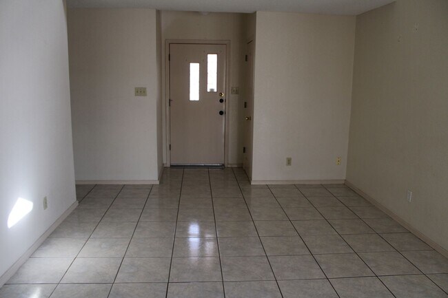 Building Photo - 12199 El Greco Cir