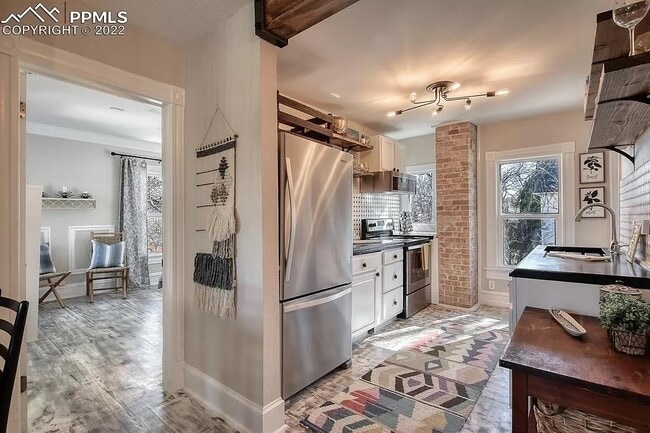 Building Photo - 129 N Wahsatch Ave