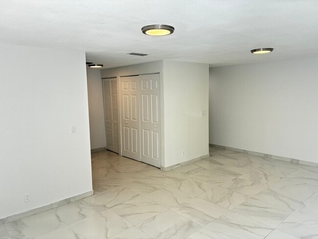Foto del edificio - 1530 Ryar Rd