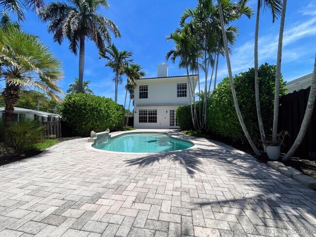 Foto del edificio - 929 NE 18th Ct