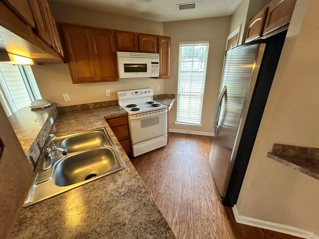 Building Photo - 2175 Hagood Loop