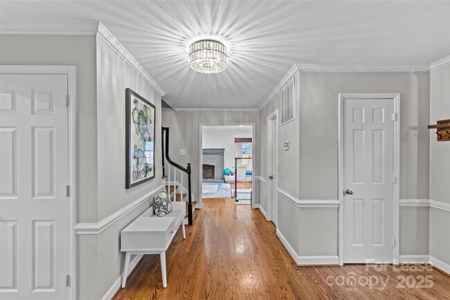 Foto del edificio - 2418 Ainsdale Rd