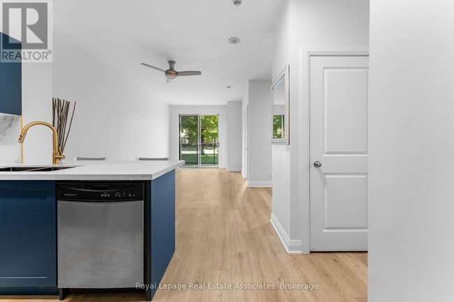 Building Photo - 8-P18 Rosebank Dr