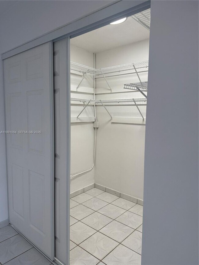 Foto del edificio - 13001 SW 53rd St