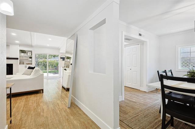 Foto del edificio - 10911 Middle Knoll Dr