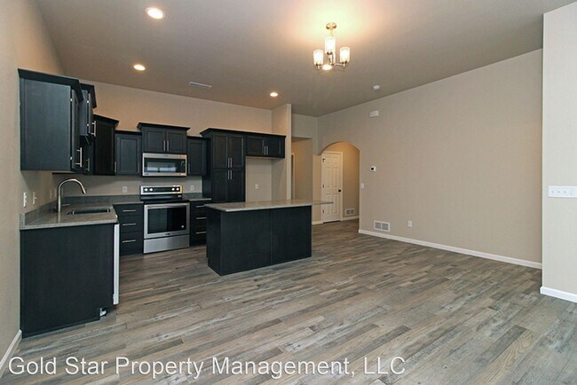 Building Photo - 2 br, 2 bath House - 3819 Lillian Court SE