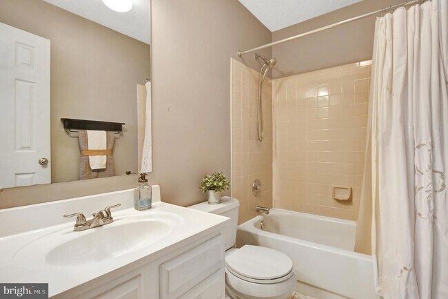 Foto del edificio - 5267 Earles Ct