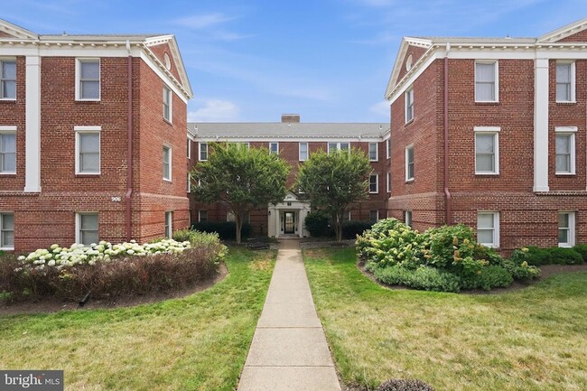 Photo - 906 S Washington Street Unit 307 Apartment