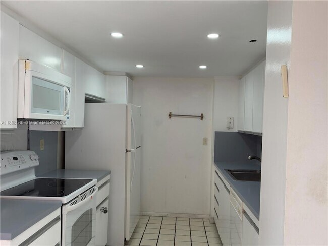 Foto del edificio - 2000 Towerside Terrace