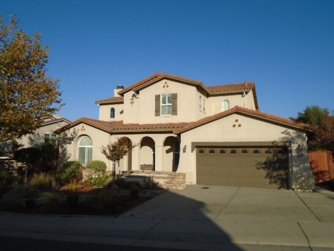 Primary Photo - NICE 2 STORY HOME IN WHITNEY OAKS GATED CO...