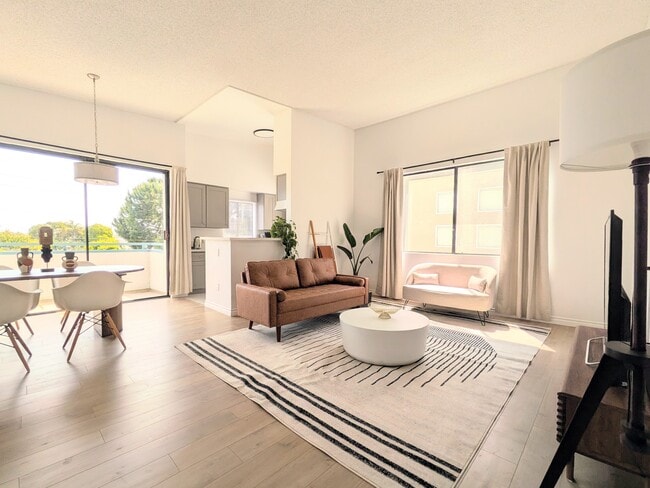 Building Photo - 2584 S Centinela Ave