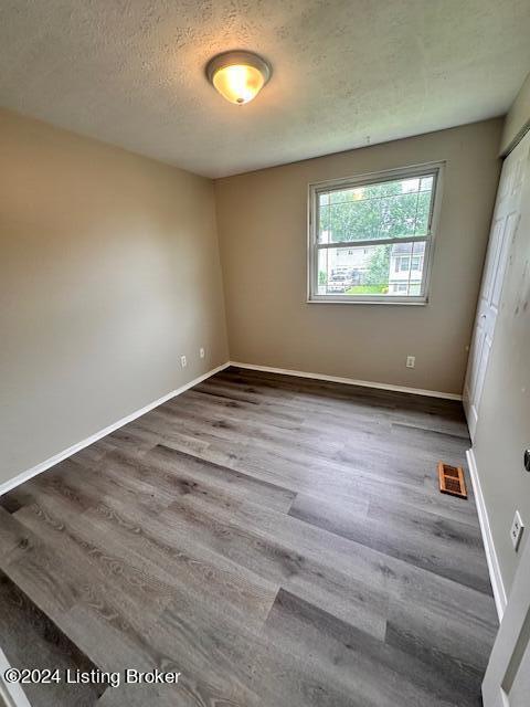 Foto del edificio - 8210 Laurel Grove Ct
