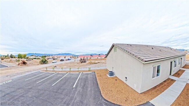 Foto del edificio - 1340 E Arrowhead St