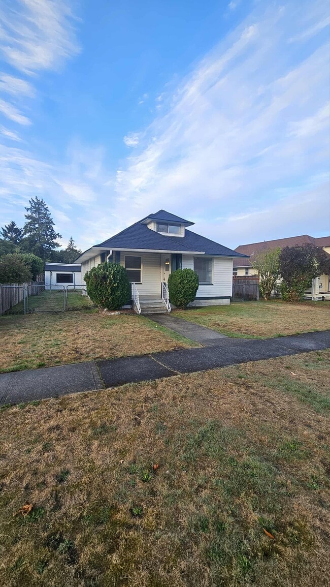 Building Photo - 602 Louviers Ave