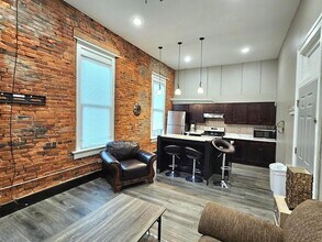 Building Photo - 4 N Park Pl