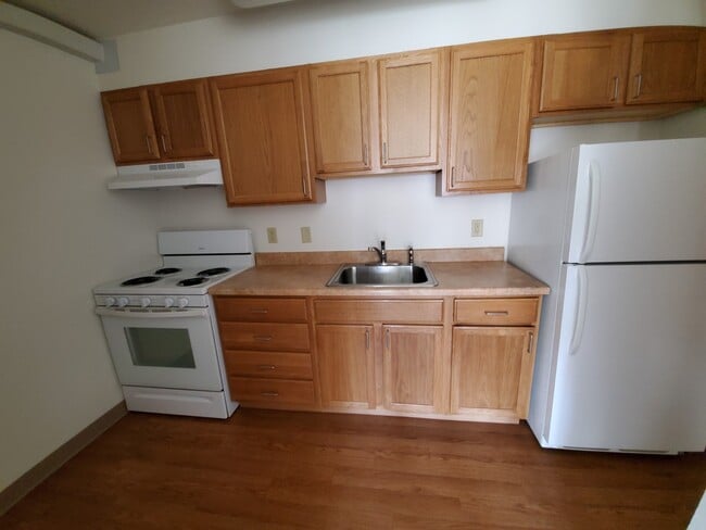 Building Photo - Ridgewood Apartments