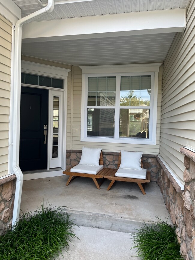 Building Photo - 11 Arrowwood Ct